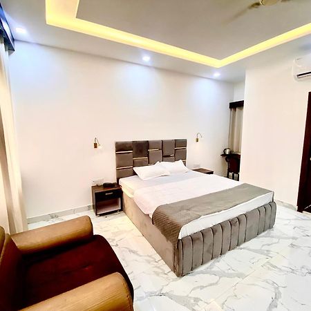 Hotel Anupama Bareilly Luaran gambar