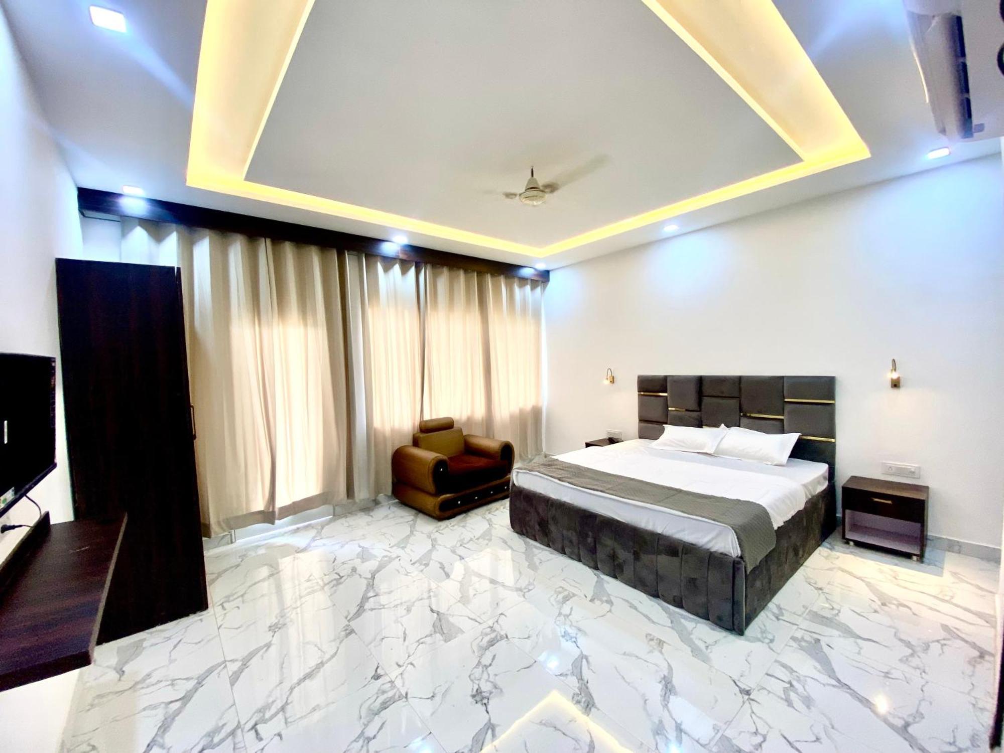 Hotel Anupama Bareilly Luaran gambar